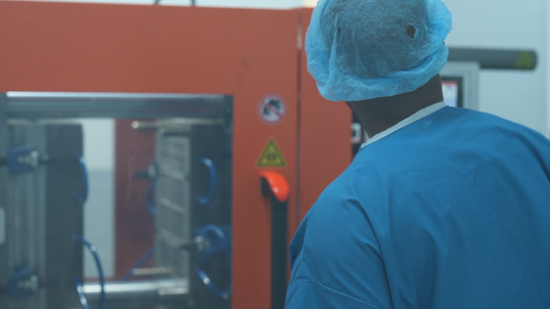 Demonstrating the diagnostic process to visiting press